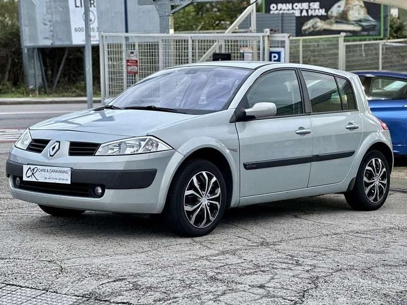 Gris Usado 2003 Renault Mégane II Dynamique Utilitario | 3690 € (Buen precio) - Imagen 1/4