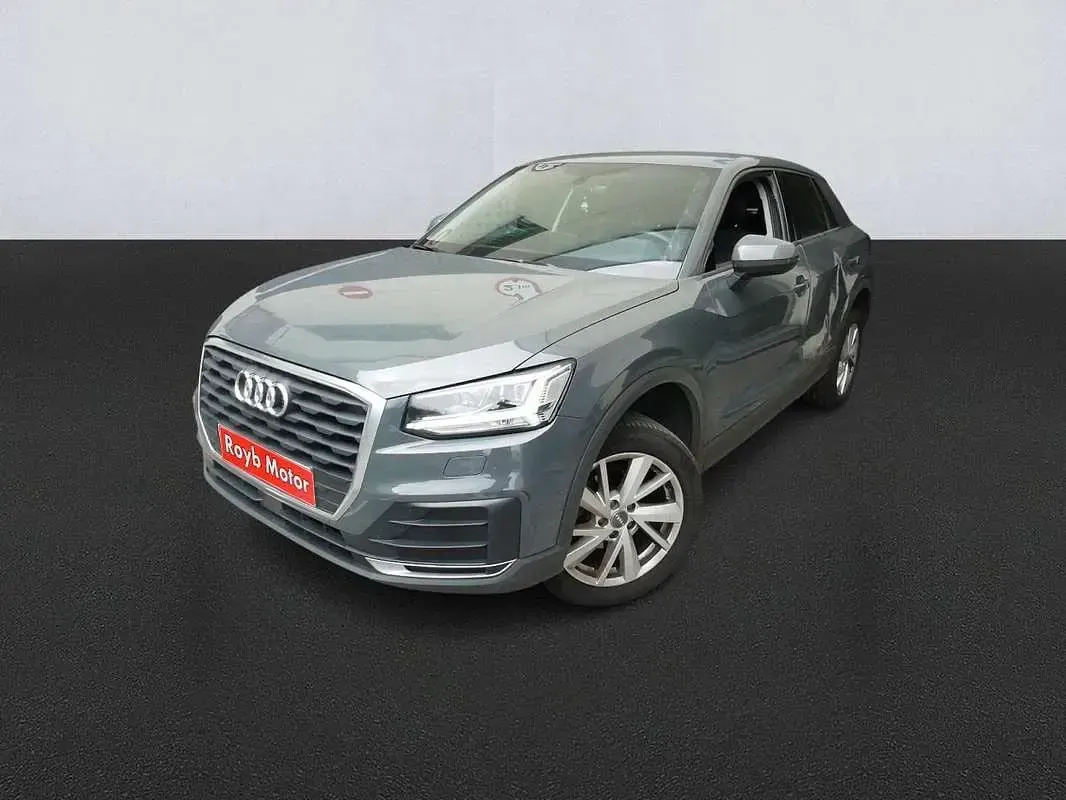 Usado Audi Q2 Advanced Plus 116 CV (85 kW) 2020 Gris SUV