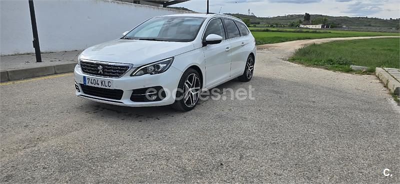 Usado Peugeot 308 SW Allure 130 CV (95 kW) 2018 Blanco Familiar