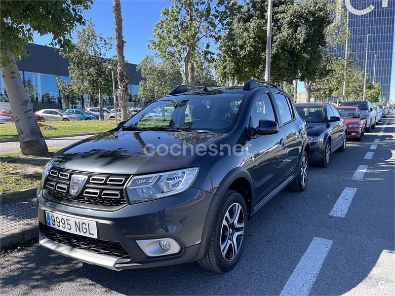 Usado Dacia Sandero 100 CV (73 kW) 2020 Gris / plata Berlina