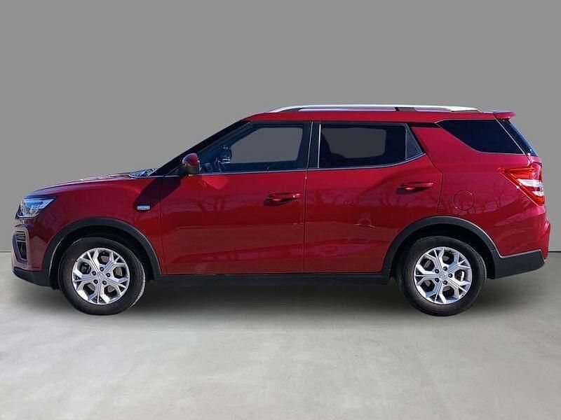Usado Ssangyong (KGM) Tivoli 163 CV (119 kW) 2023 Rojo SUV