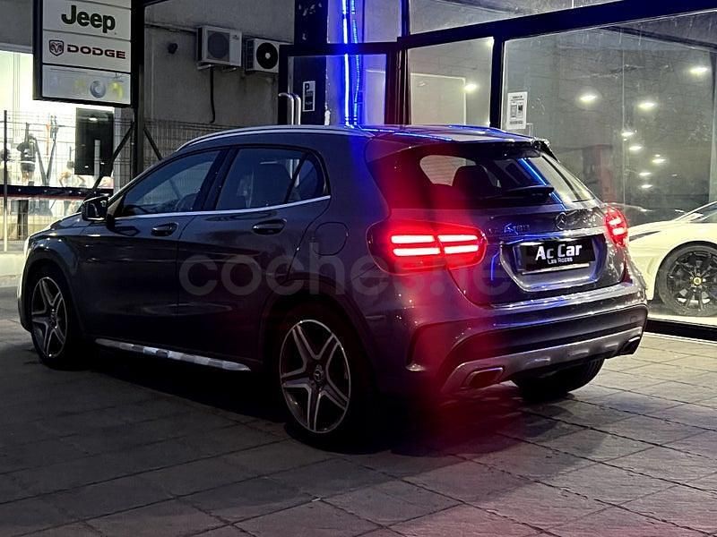 Usado Mercedes GLA180 122 CV (89 kW) 2019 Gris / plata SUV