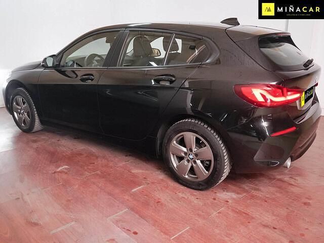 Usado BMW 116 116 CV (85 kW) 2022 Negro Utilitario