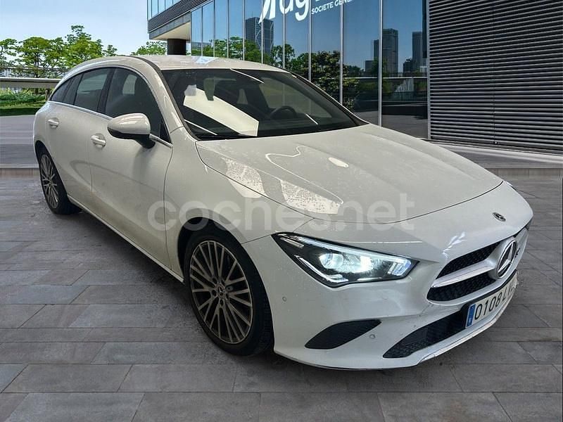 Usado Mercedes CLA220 Shooting Brake 190 CV (139 kW) 2021 Blanco Familiar