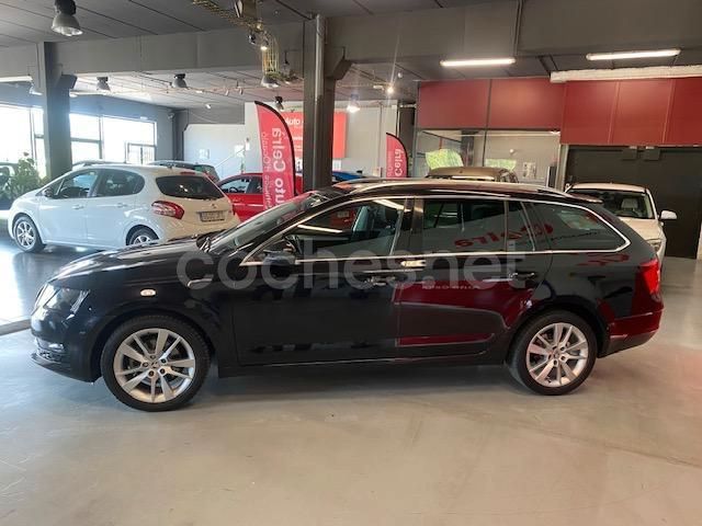 Usado Skoda Octavia Ambition 115 CV (84 kW) 2019 Negro Familiar