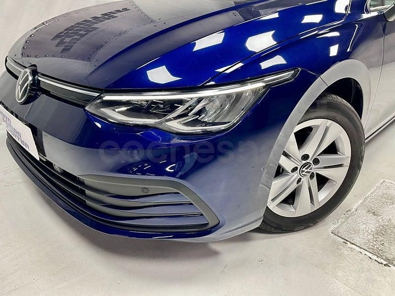 Usado VW Golf VIII 110 CV (80 kW) 2023 Azul Berlina