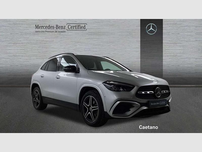 Usado Mercedes GLA200 163 CV (119 kW) 2025 Plateado SUV