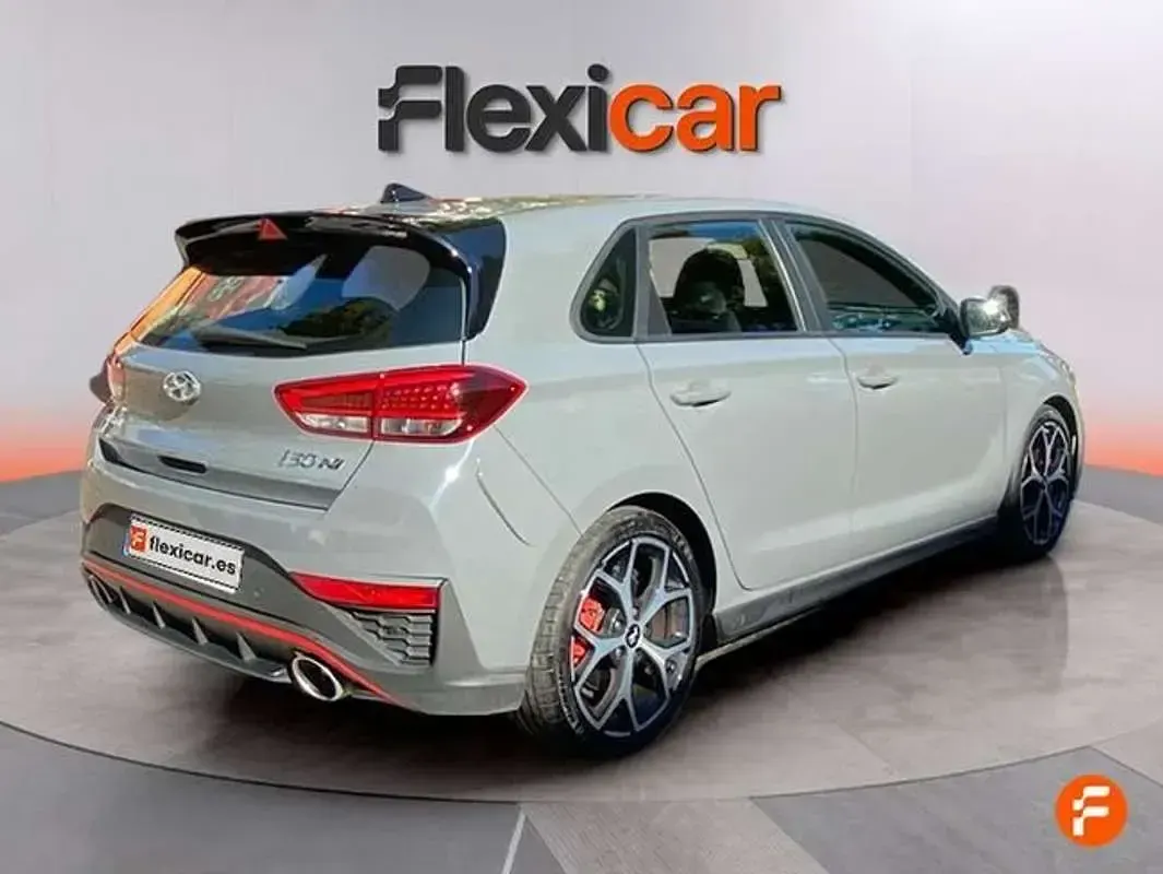 Usado Hyundai i30 250 CV (183 kW) 2025 Gris Utilitario