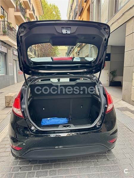 Usado Ford Fiesta Trend 82 CV (60 kW) 2017 Negro Berlina