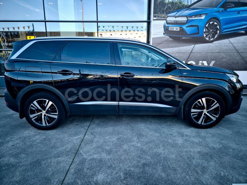 Usado Peugeot 5008 Allure 130 CV (95 kW) 2018 Negro Monovolumen