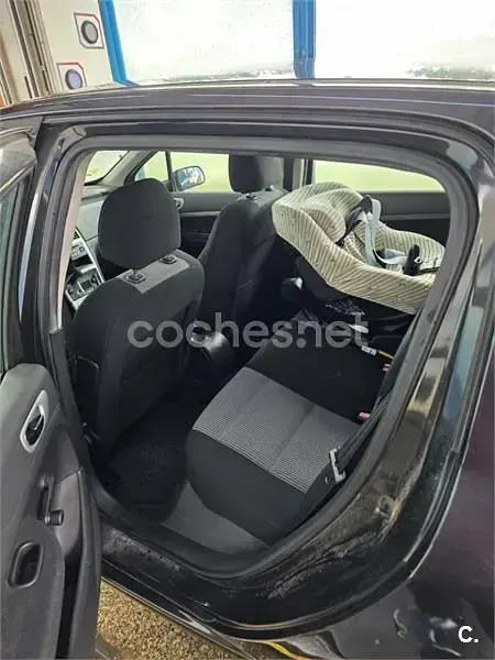 Usado Peugeot 307 90 CV (66 kW) 2006 Negro Berlina
