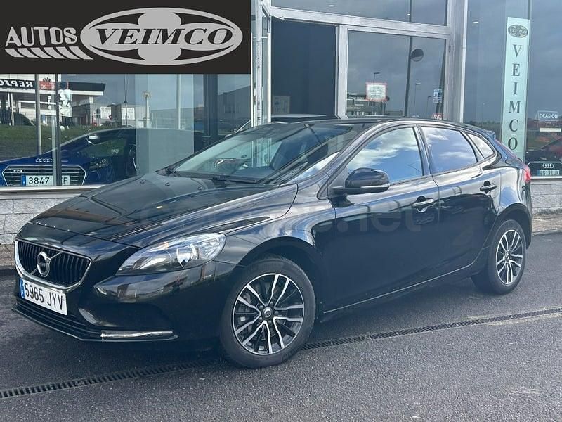 Negro Usado 2017 Volvo V40 Momentum Berlina | 13.990 € (Buen precio) - Imagen 1/4