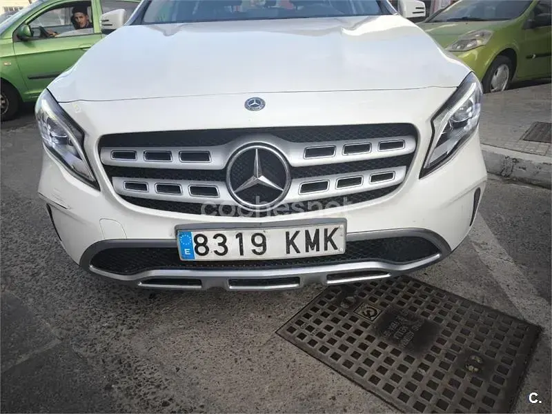 Usado Mercedes GLA200 136 CV (100 kW) 2018 Blanco SUV