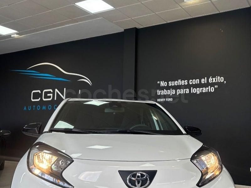 Usado Toyota Aygo X 72 CV (52 kW) 2025 Blanco SUV