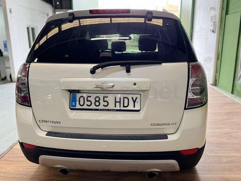 Usado Chevrolet Captiva LTZ 184 CV (135 kW) 2011 Beige SUV
