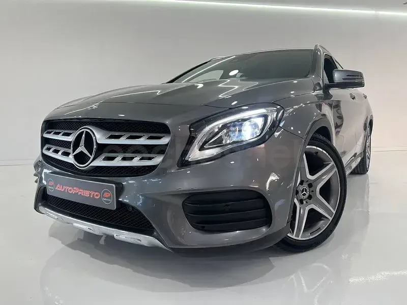 Usado Mercedes GLA200 156 CV (114 kW) 2018 Gris / plata SUV