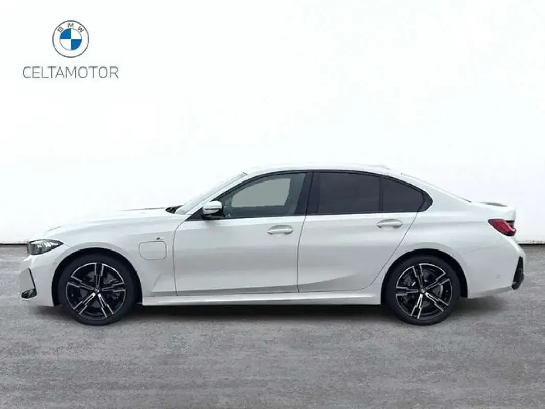 Nuevo BMW 330e Shadowline 292 CV (214 kW) 2026 Blanco Berlina