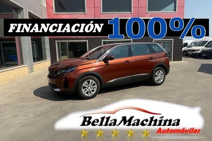 Usado Peugeot 5008 Allure 131 CV (96 kW) 2021 Marrón Monovolumen