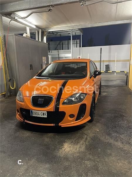 Naranja Usado 2010 Seat Leon Reference Berlina | 5000 € (Precio justo) - Imagen 1/4