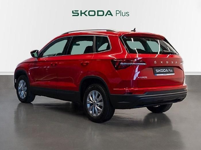 Rojo Usado 2024 Skoda Karoq Selection SUV | 26.900 € (Buen precio) - Imagen 1/4