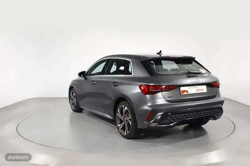 Usado Audi A3 S-Line 204 CV (150 kW) 2025 Gris Berlina