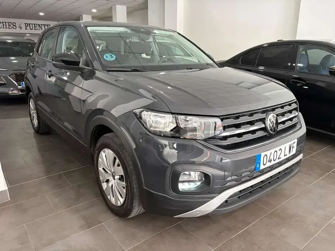 Usado VW T-Cross Advance 95 CV (69 kW) 2022 Gris SUV