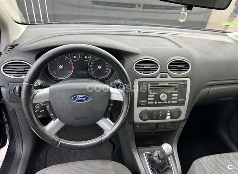 Używany Ford Focus Trend 100 KM (73 kW) 2006 Czarny Sedan/Limuzyna