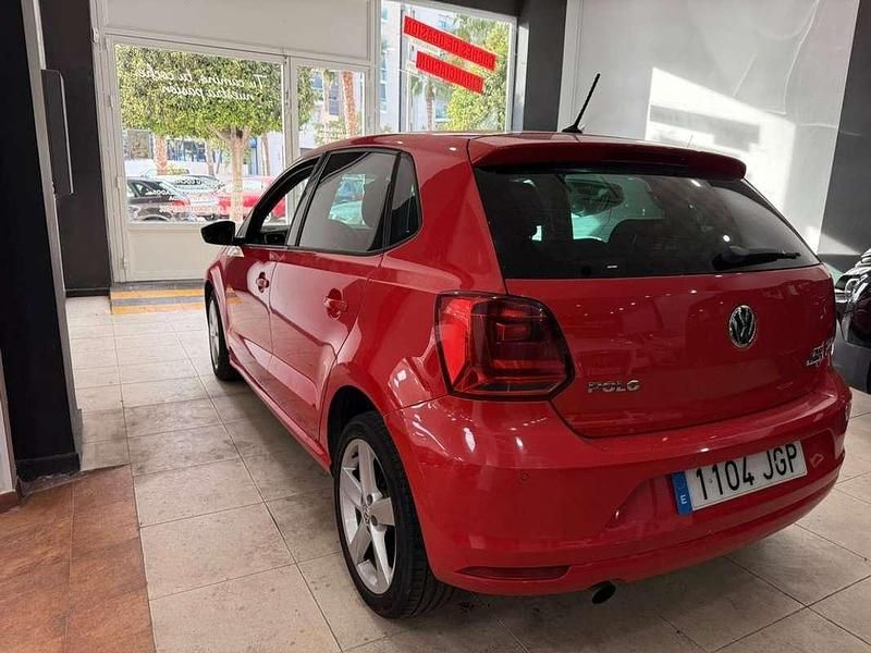 Usado VW Polo Sportline 90 CV (66 kW) 2015 Rojo Utilitario