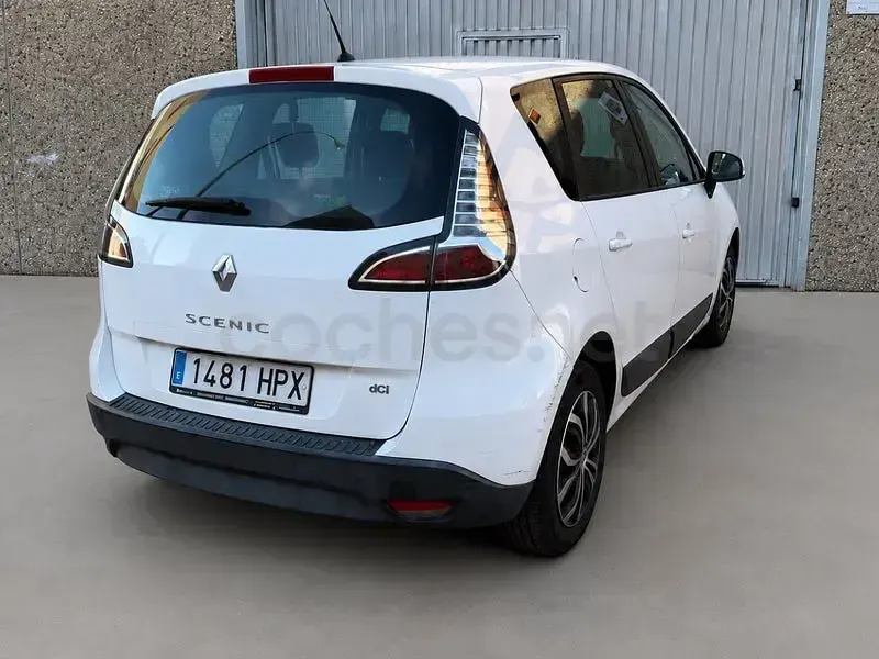 Usado Renault Scénic III Dynamique 110 CV (80 kW) 2013 Blanco Monovolumen