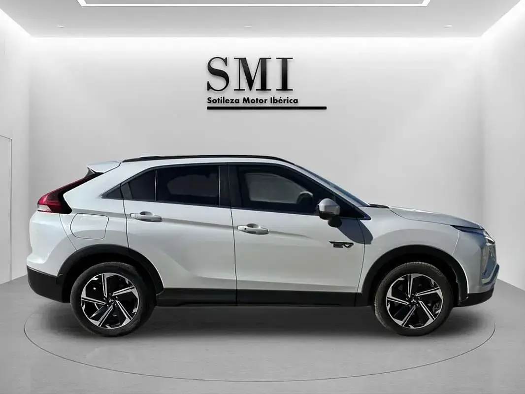 Usado Mitsubishi Eclipse Cross 188 CV (138 kW) 2022 Blanco SUV
