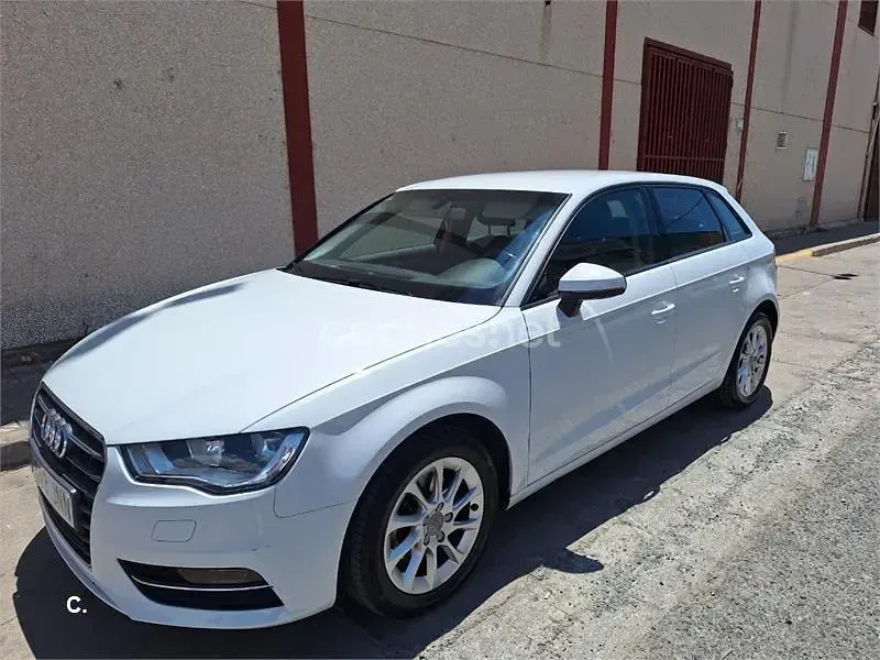 Usado Audi A3 Design 110 CV (80 kW) 2016 Blanco Berlina