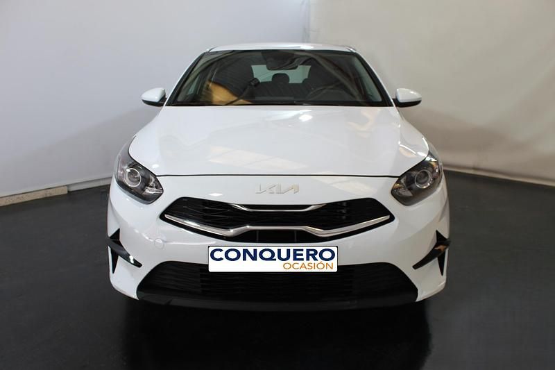 Usado Kia Ceed 120 CV (88 kW) 2023 Blanco Utilitario