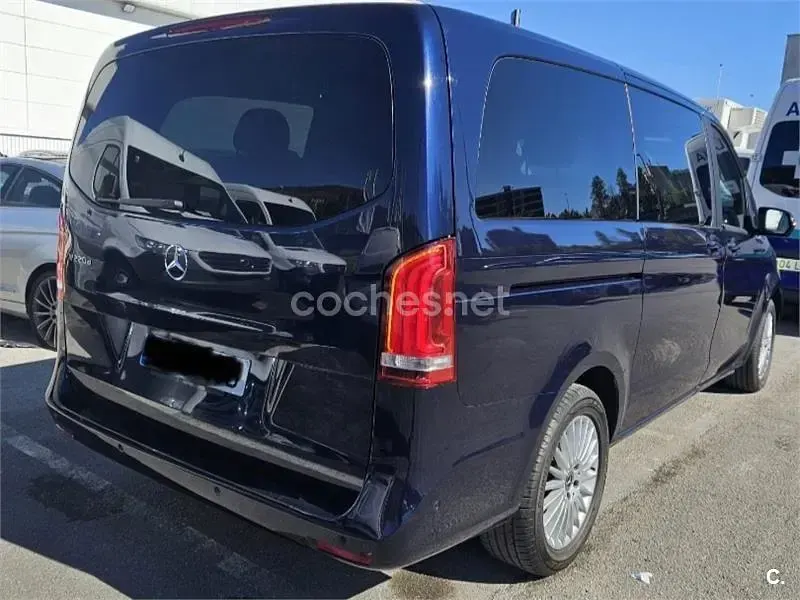 Usado Mercedes V220 Avantgarde 163 CV (119 kW) 2020 Azul Monovolumen
