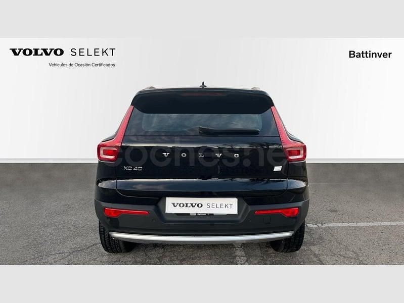 Begagnad Volvo XC40 Plus 211 HK (155 kW) 2023 Svart SUV