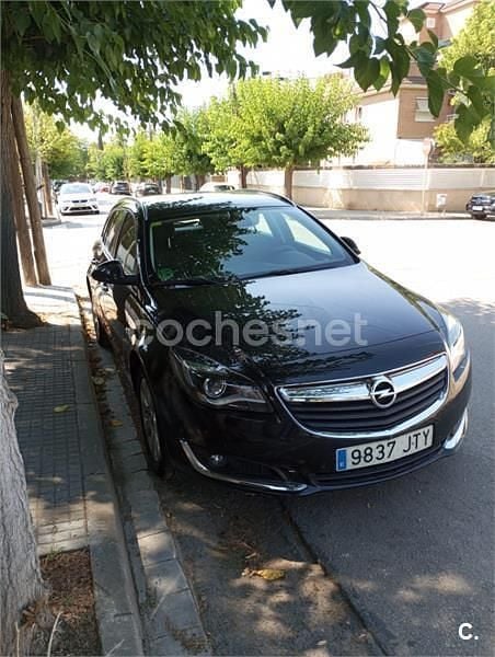 Usado Opel Insignia Selective 136 CV (100 kW) 2016 Negro Familiar