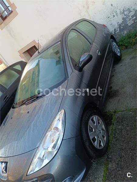 Usado Peugeot 206+ 75 CV (55 kW) 2010 Gris / plata Utilitario