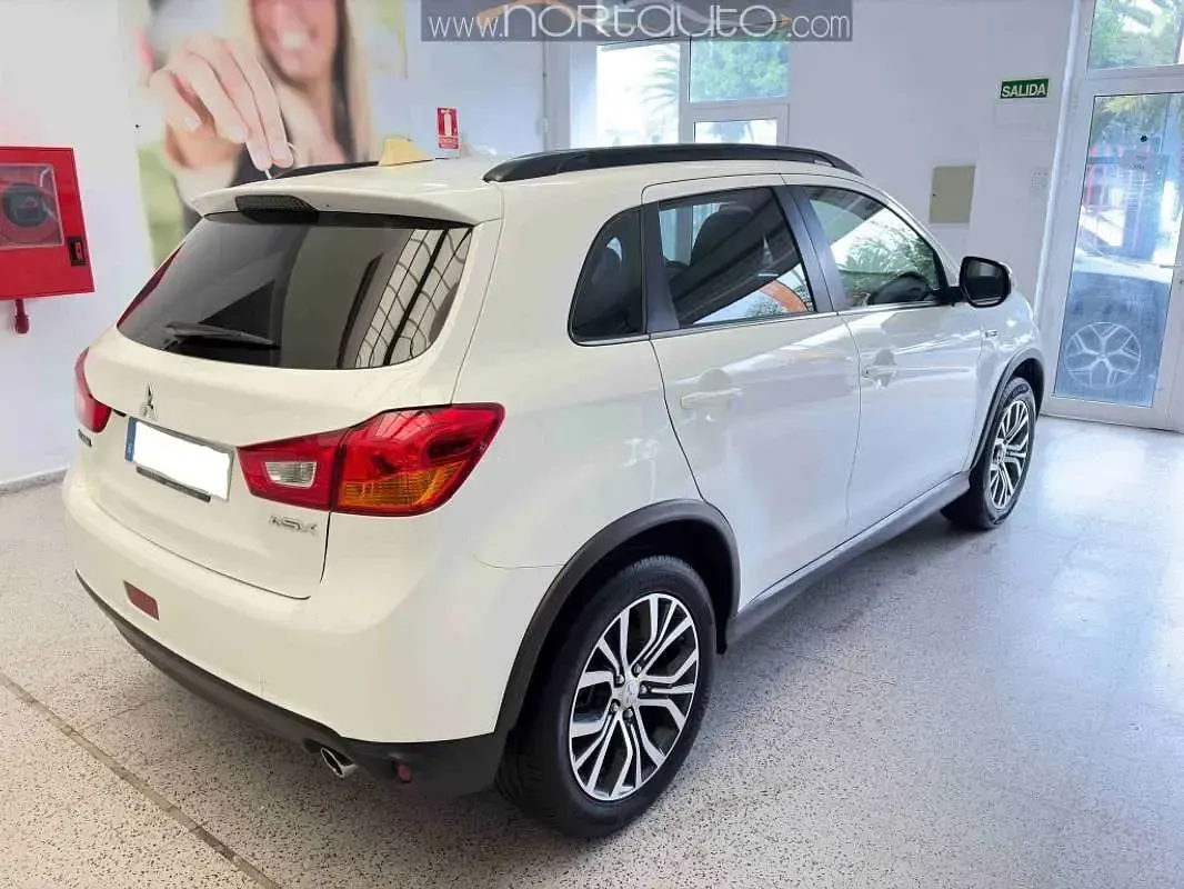 Usado Mitsubishi ASX Motion 117 CV (86 kW) 2017 Blanco SUV