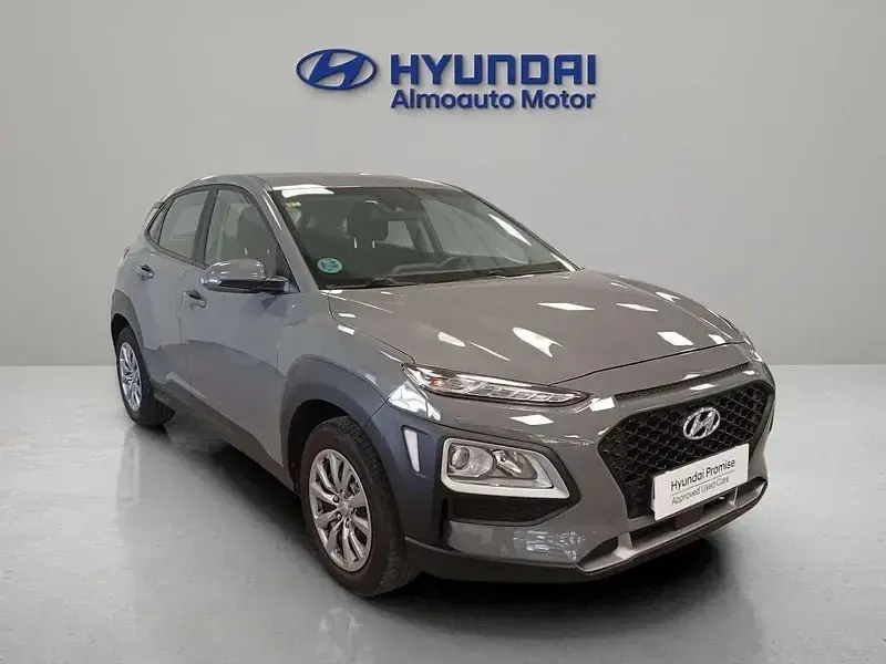 Usado Hyundai Kona 120 CV (88 kW) 2021 Gris / plata SUV