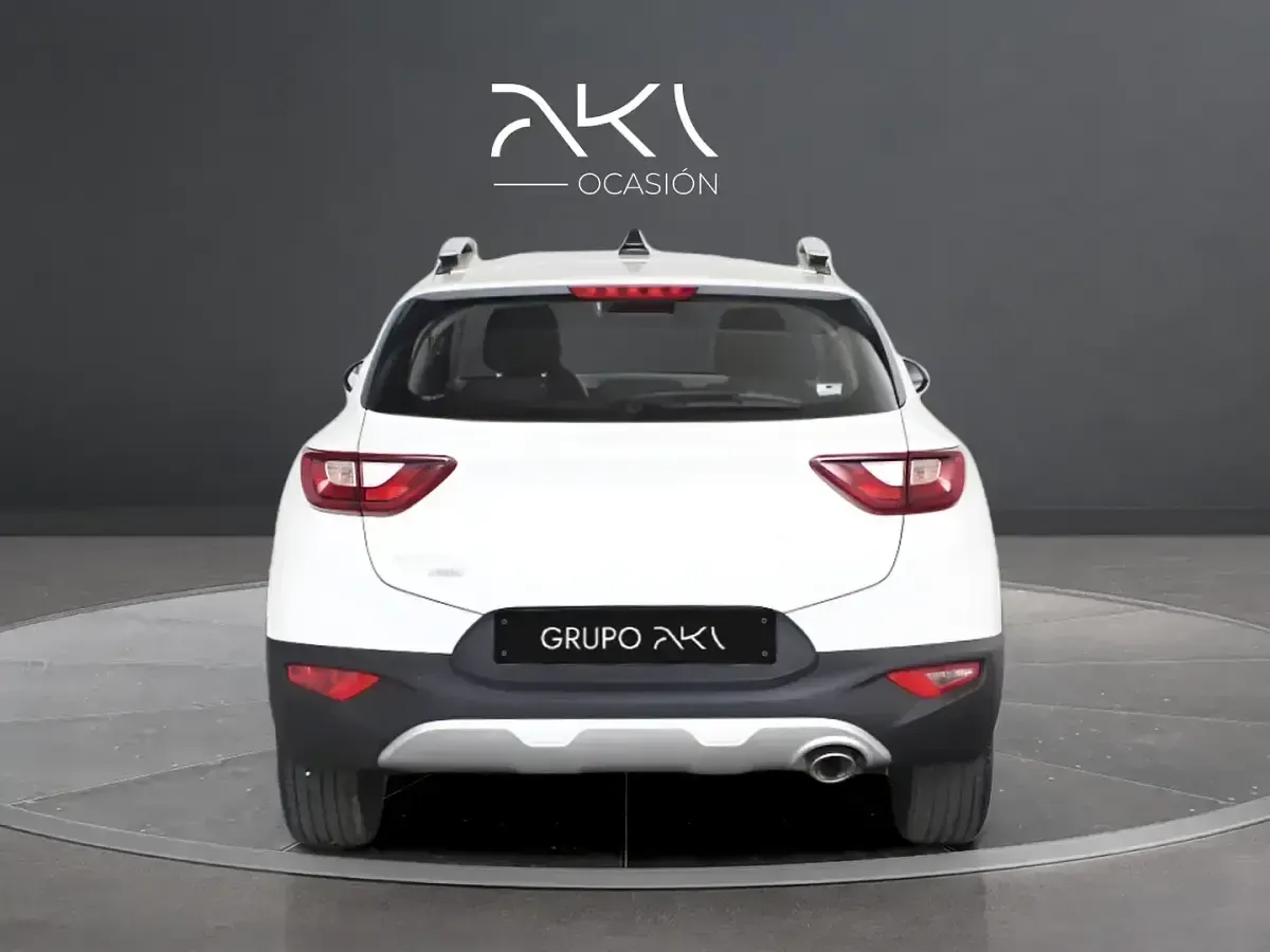 Usado Kia Stonic 100 CV (73 kW) 2025 Blanco SUV