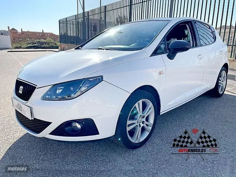 Usado Seat Ibiza Reference 85 CV (62 kW) 2009 Blanco Berlina