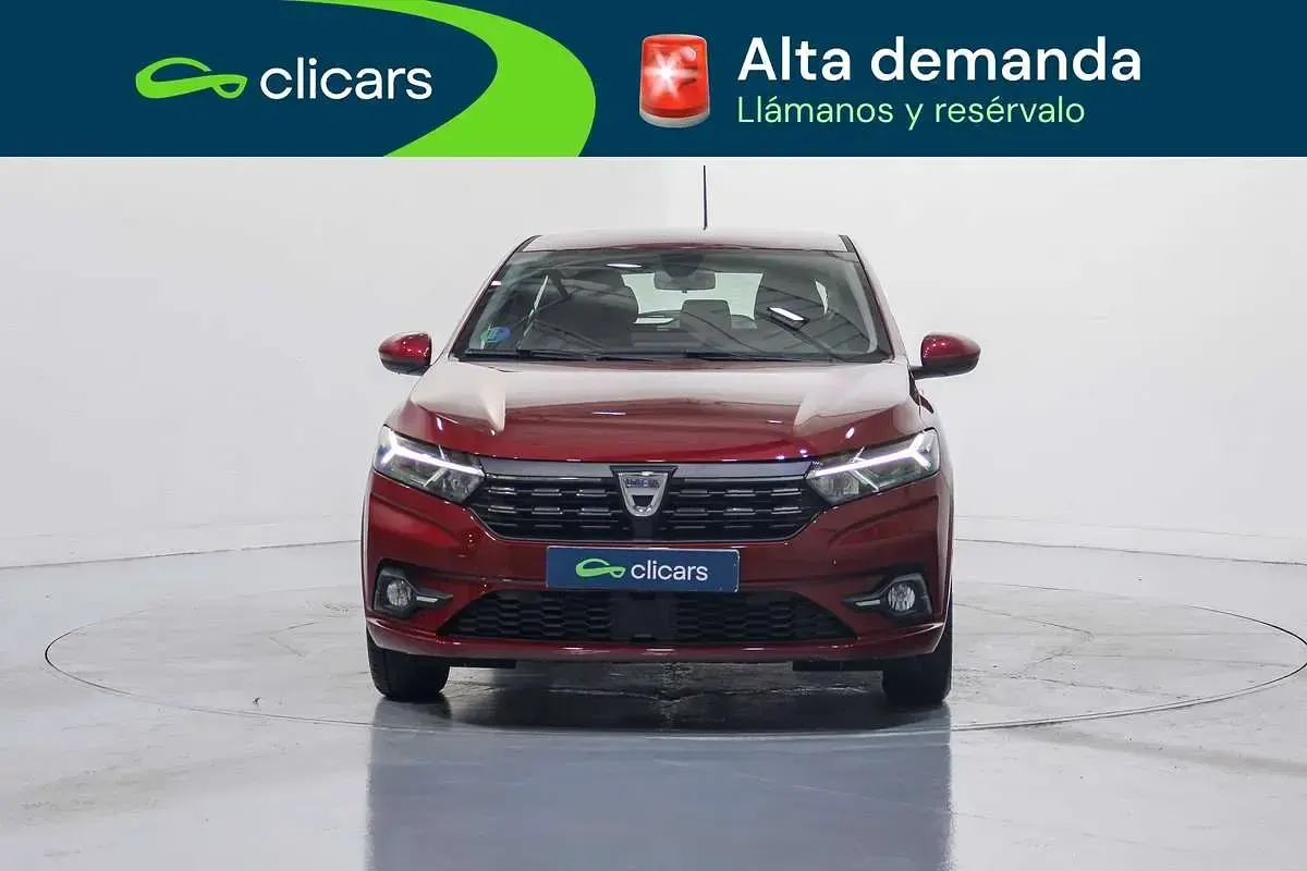 Usado Dacia Sandero Comfort 101 CV (74 kW) 2022 Rojo Utilitario