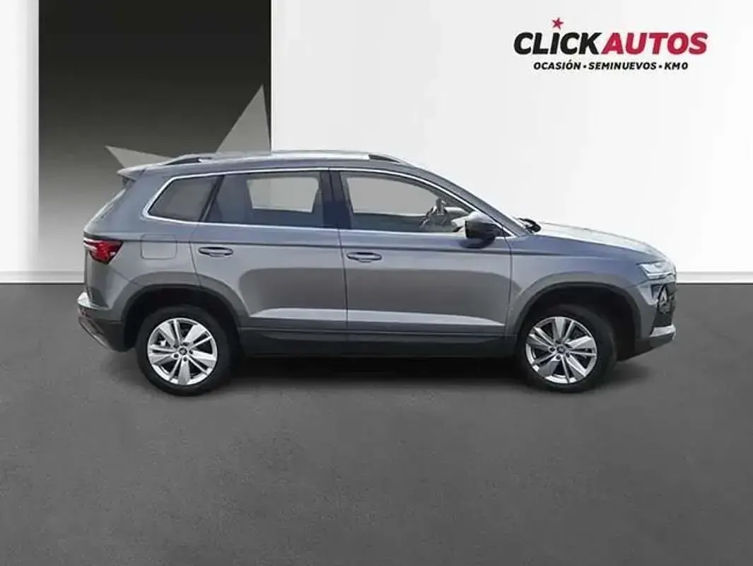 Usado Skoda Karoq Selection 150 CV (110 kW) 2025 Gris SUV
