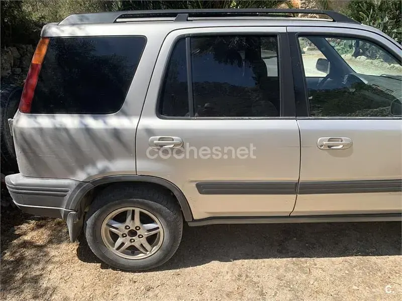 Usado Honda CR-V 128 CV (94 kW) 1998 Gris / plata SUV