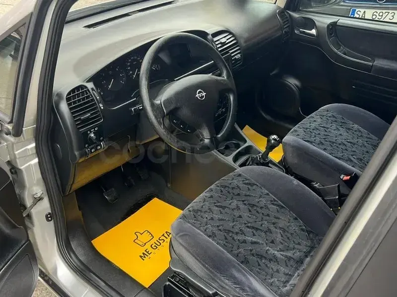 Usado Opel Zafira Comfort 100 CV (73 kW) 2002 Gris / plata Monovolumen