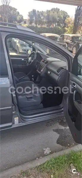 Usado VW Touran Edition 105 CV (77 kW) 2007 Gris / plata Monovolumen