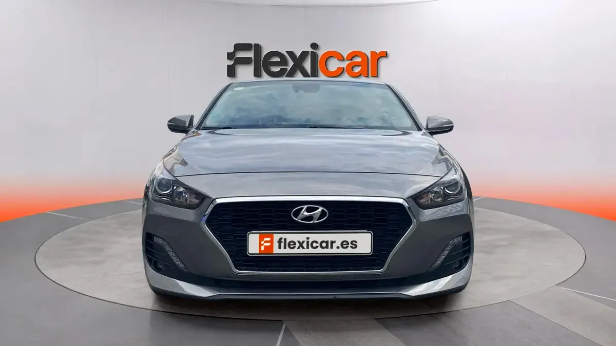 Usado Hyundai i30 120 CV (88 kW) 2018 Marrón Familiar
