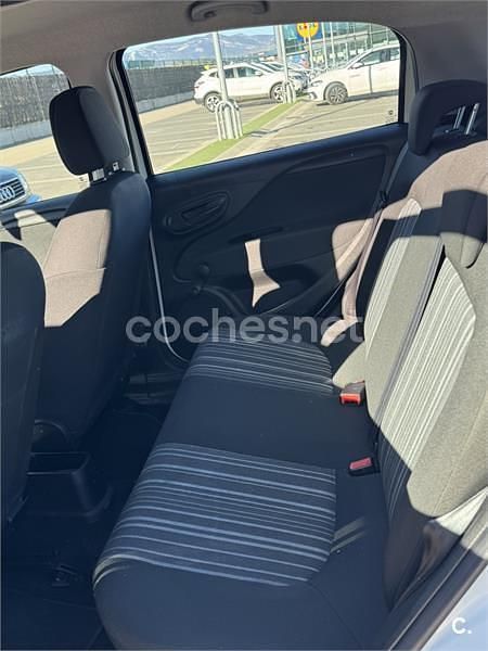 Usado Fiat Punto Pop 75 CV (55 kW) 2012 Blanco Utilitario
