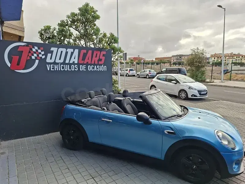 Usado Mini One Cabriolet 102 CV (75 kW) 2017 Azul Descapotable