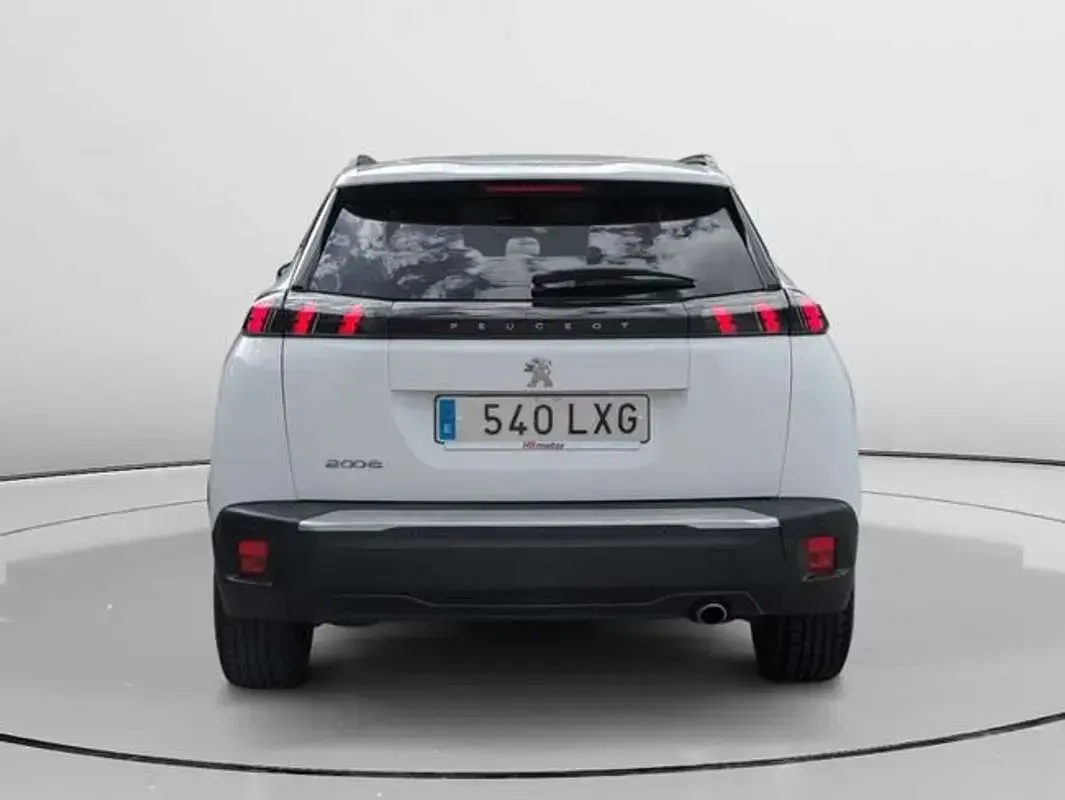 Usado Peugeot 2008 Active 110 CV (80 kW) 2022 Blanco SUV