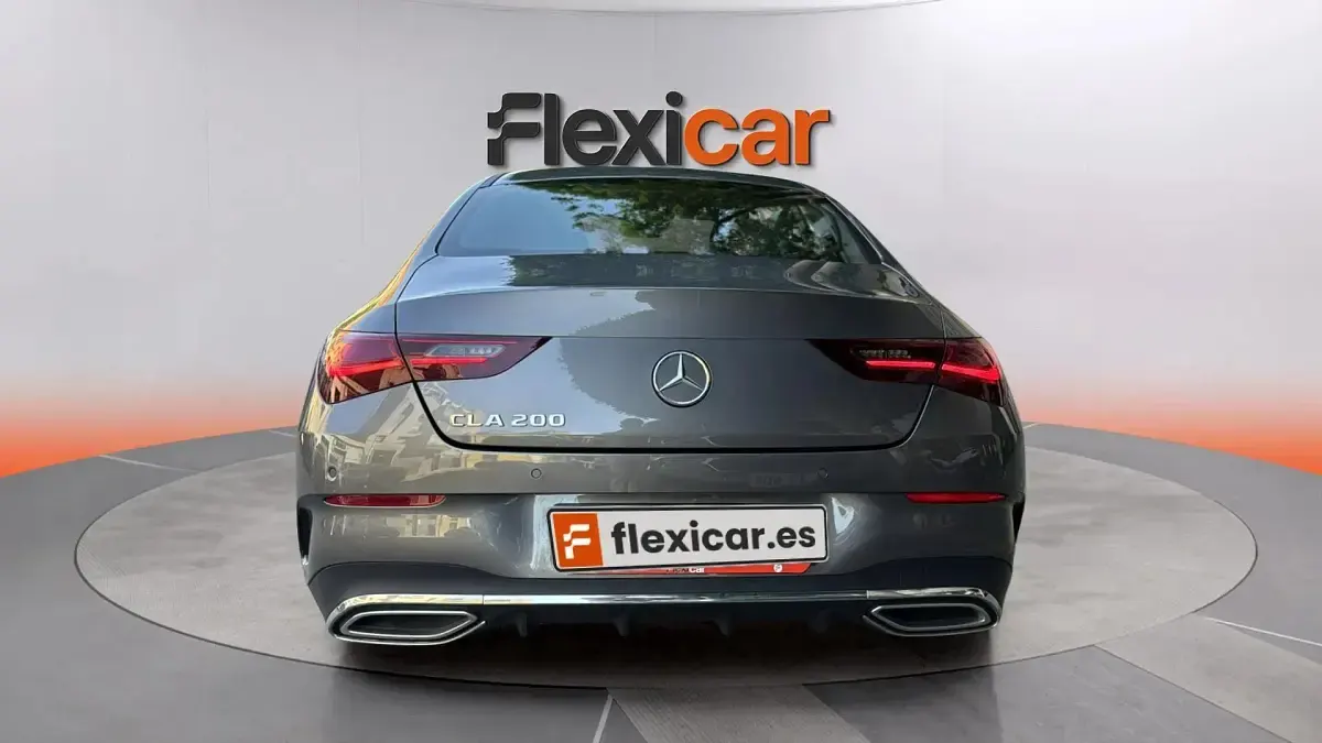 Usado Mercedes CLA200 163 CV (119 kW) 2024 Gris Coupe